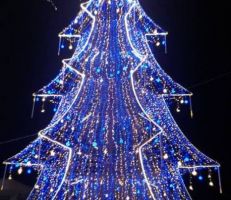 إضاءة شجرة  الميلاد وافتتاح المغارة الميلادية في بلدة ربلة بريف حمص