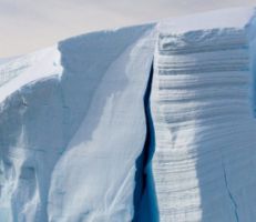تحذيرات من انهيار جليدي مرتفع قد يحصل في "دافوس" قبل انعقاد الاجتماع السنوي لمنتدى دافوس الاقتصادي العالمي