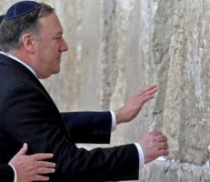 بومبيو: من الممكن أن الله أرسل ترامب لحماية إسرائيل من إيران!