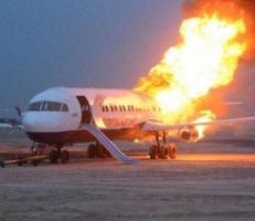وفاة 41 شخصاً بسبب حريق في طائرة ركاب روسية