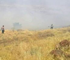 "قذائف الحقد" تشعل النيران في الأراضي الزراعية بريف حماة