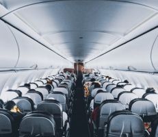 ما هي أكثر الأشياء التي ينساها المسافرون في الطائرات؟