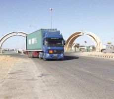 اتفاق يسمح بمرور 800 شاحنة يومياً من سوريا إلى العراق