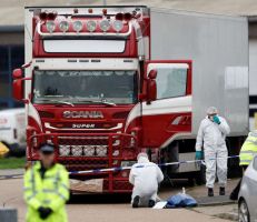 المملكة المتحدة: الجثث التي عثر عليها في شاحنة ببريطانيا تعود لمواطنين صينيين