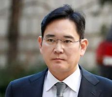 وريث سامسونج يمثل مجدداً أمام المحكمة في كوريا الجنوبية لإعادة محاكمته بتهم فساد