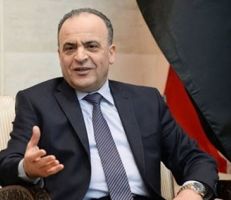 رئيس مجلس الوزراء المهندس عماد خميس  يؤكد دعم الحكومة لتأهيل المنشآت الرياضية