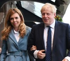 رئيس الوزراء البريطاني بوريس جونسون سيتزوج من صديقته الحامل كاري سيموندز والطفل سيولد في أوائل الصيف