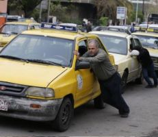 طوابير وأرتال السيارات أمام محطات الوقود تعود لمحافظة حماة