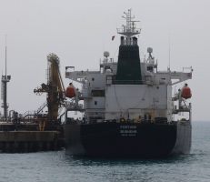 مسؤولون إيرانيون: إيران ستواصل شحنات الوقود إلى فنزويلا