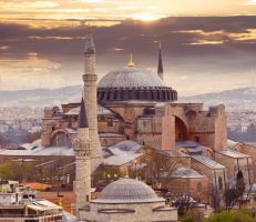 تركيا تهدد بتحويل متحف آيا صوفيا الشهير إلى مسجد