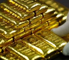 أسعار الذهب تتجاوز حاجز 1800دولار للمرة الأولى منذ عام 2011