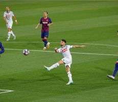 لاعب نابولي ميرتينز: أهدينا المباراة لـ برشلونة ونسينا دورنا بعد الهدف الأول