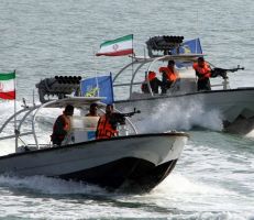 توتر في الخليج... إيران تعلن الاستيلاء على سفينة إماراتية واحتجاز طاقمها..
