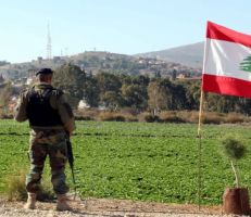 هجوم بقنبلة على 4 عسكريين لبنانيين على الحدود مع سورية..