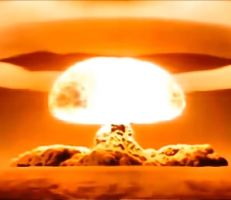 القنبلة الهيدروجينية "قيصر": روسيا تنشر لقطات سرية لانفجار أكبر قنبلة في التاريخ (فيديو)