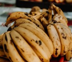 بعد السماح باستيراده من لبنان: توقعات بانخفاض أسعار الموز بشكل كبير في الأسواق المحلية
