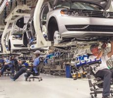 فولكسفاغن تدرس تحويل مصنعها في إسبانيا إلى مركز لتصنيع السيارات الكهربائية