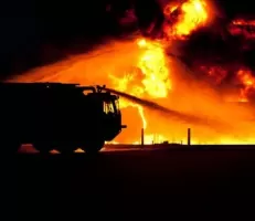 إطفاء اللاذقية ينقذ طفلين من حريق بمنزلهم بحي الرمل الجنوبي