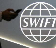 ما تداعيات فصل روسيا عن نظام SWIFT للمصارف ؟