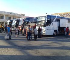30 حافلة بولمان تغادر ديرالزور على متنها 1300 مسافراً