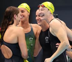 أولمبياد طوكيو.. فريق سيدات أستراليا للسباحة يحطم الرقم العالمي