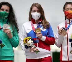 بوتين يهنئ صاحبة الميدالية الذهبية الأولى للمنتخب الروسي في أولمبياد طوكيو