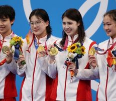أولمبياد طوكيو- سباحة.. سيدات الصين يحطمن الرقم العالمي في سباق التتابع
