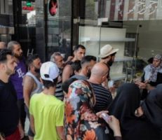 مع نفاذ المازوت والطحين: الأزمة الاقتصادية في لبنان تصل رغيف الخبز