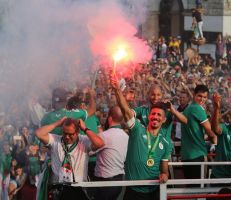 قتيلان وعشرات الجرحى في احتفالات الجزائريين بكأس العرب
