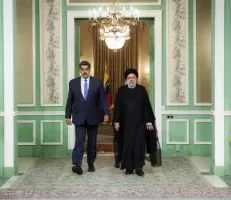 إيران وفنزويلا توقعان وثيقة تعاون استراتيجي شامل لعشرين عاماً
