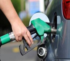 صحيفة رسمية: كازيات تبيع ليتر البنزين بـ ٧٥٠٠ ليرة!!