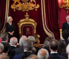 مجلس اعتلاء العرش يعلن رسمياً تشارلز ملكاً لبريطانيا (فيديو)