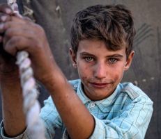 600 مليار دولار خسائر الكارثة السوريّة: أمل اليافعين لا يزال محاصَراً