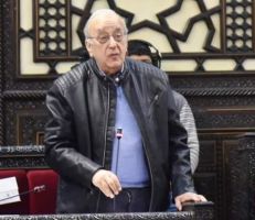 نائب في البرلمان يتهم الحكومة السورية بالتناقض والتخبط ويحذر من شلل الإنتاج في البلاد
