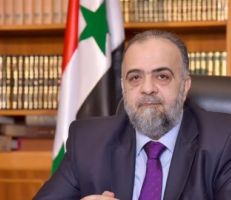 وزير الأوقاف يدعو أصحاب الأموال في سورية إلى بذل الأموال في رمضان للتخفيف من معاناة الفقراء
