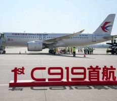 أول طائرة ركاب صينية الصنع تكمل رحلتها التجارية الأولى