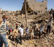 المغرب يقبل مساعدات من 4 دول بعد الزلزال الذي خلف نحو 2500 وفاة وسباق ضد الزمن للعثور على ناجين