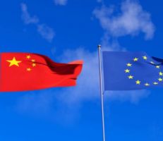 مسؤول: الاتحاد الأوروبي لا ينوي فك الارتباط مع الصين