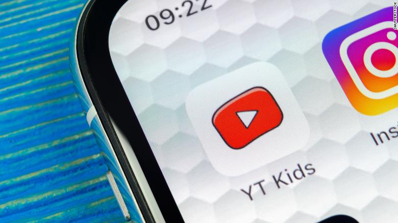 “يوتيوب” يغلق التعليقات على فيديوهات الأطفال لتجنب التصرفات المسيئة