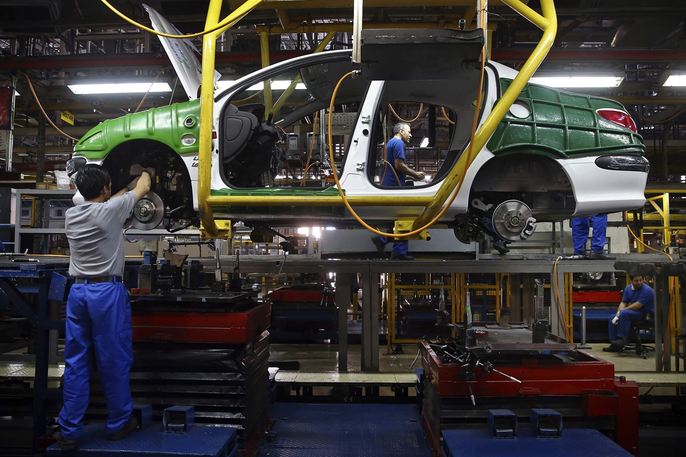 وزیر الصناعة: إيران تضاعف إنتاجها من السيارات 4 مرات بنهاية آذار 2019