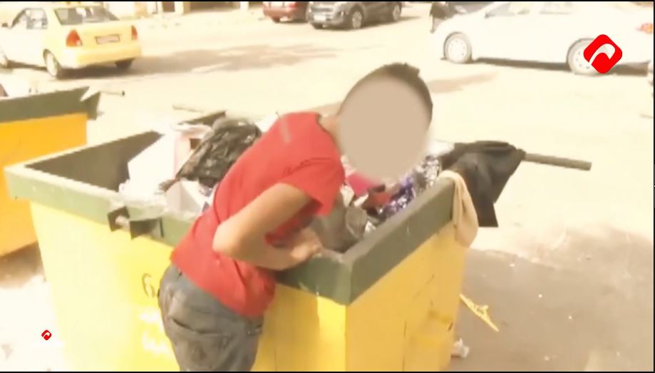 في اللاذقية أطفال يعيشون على النفايات (فيديو)