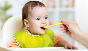 منظمة الصحة تحذر من الأغذية الصناعية المقدمة للأطفال