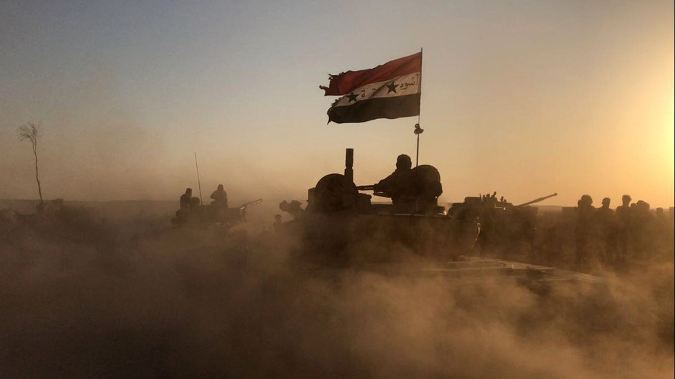 الجيش السوري يسيطر على تل الملح بريف حماة