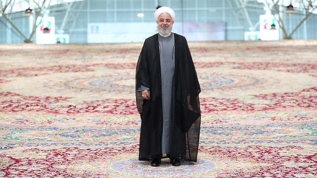إيران تكشف عن "أكبر سجادة تم حياكتها يدويا في العالم"