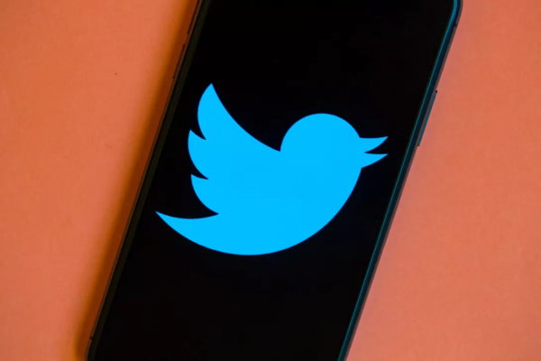 "تويتر تعترف" خلل في تكنولوجيا الإعلانات يكشف بيانات المستخدمين