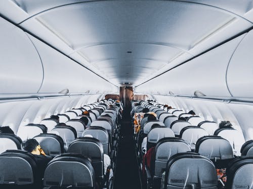 ما هي أكثر الأشياء التي ينساها المسافرون في الطائرات؟