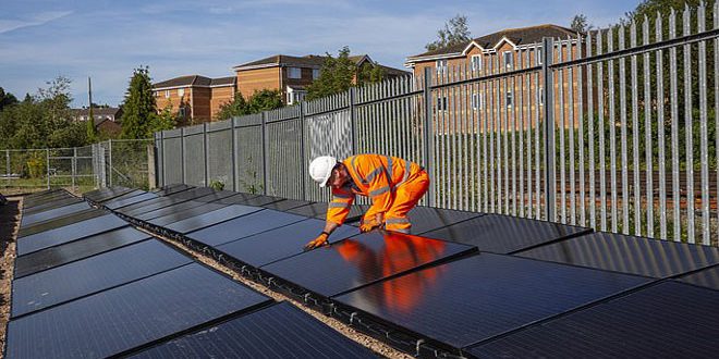 بريطانيا " أول خط قطار يعمل بالطاقة الشمسية"