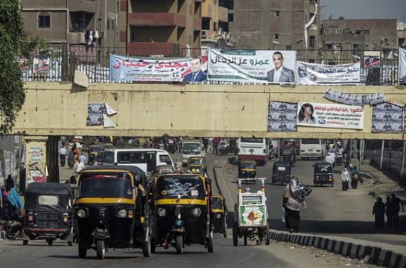 الحكومة المصرية تقرر وقف عمل "التوك توك" واستبداله بالسيارات الصغيرة