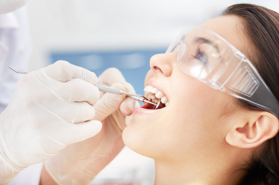 دراسة طبية: تراجع صحة الفم يؤثر على الدماغ والقدرات المعرفية