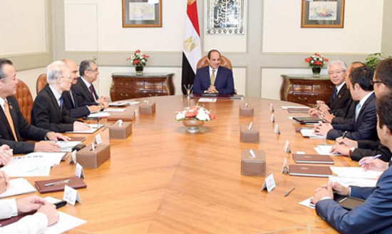 السيسي لرئيس تويوتا: مصر يمكن أن تكون مركزاً للصناعات اليابانية
